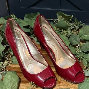 Bandolino Women's Cherry Red Peep Toe Heels